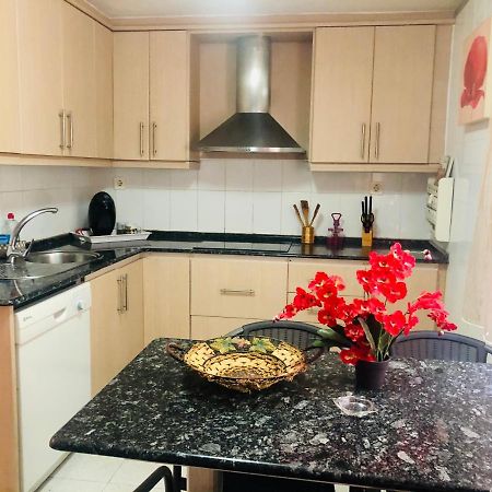Gran Casa Con Terraza A 3 Min Playa Con Wifi - Rodeada De Servicios Roquetas de Mar Eksteriør billede