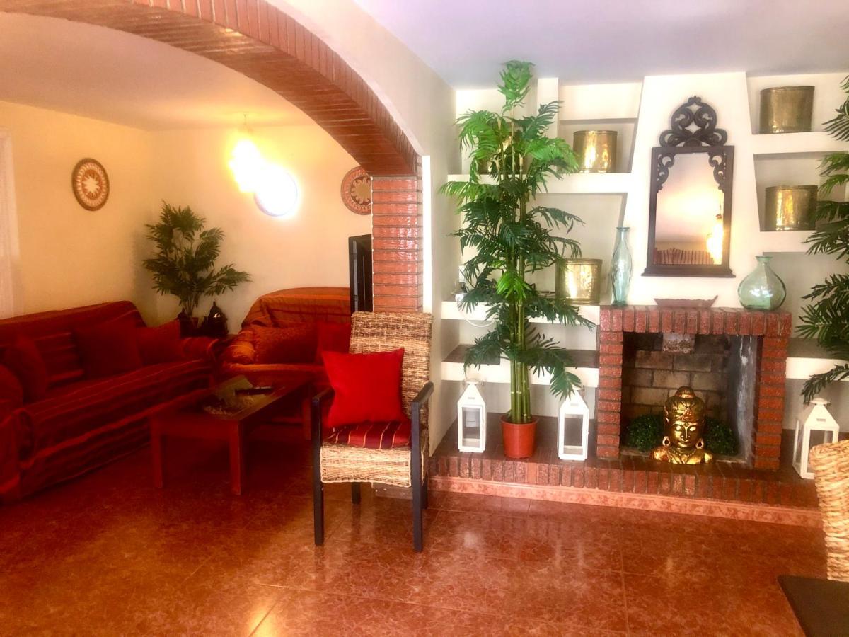 Gran Casa Con Terraza A 3 Min Playa Con Wifi - Rodeada De Servicios Roquetas de Mar Eksteriør billede