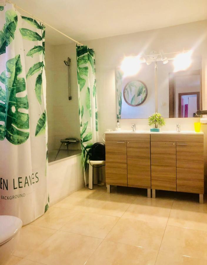 Gran Casa Con Terraza A 3 Min Playa Con Wifi - Rodeada De Servicios Roquetas de Mar Eksteriør billede