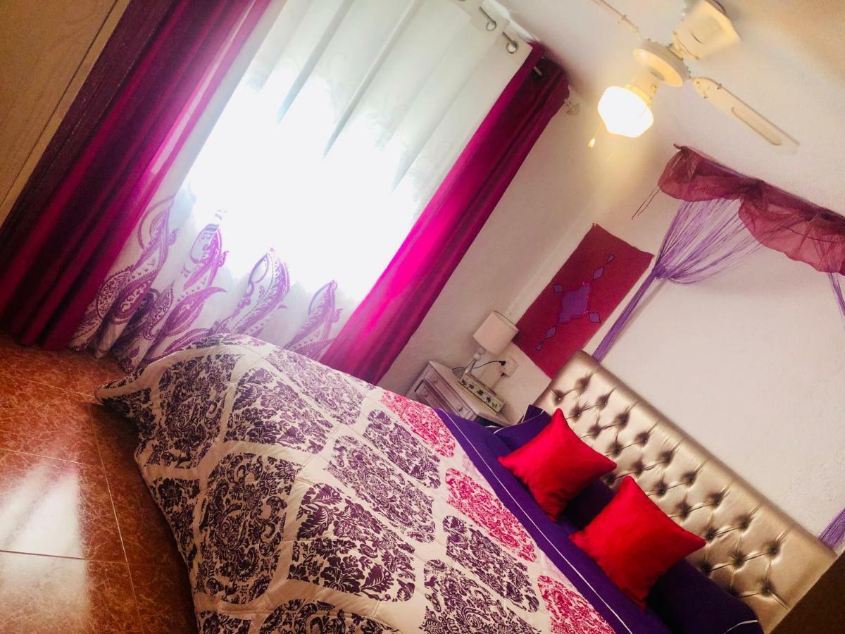 Gran Casa Con Terraza A 3 Min Playa Con Wifi - Rodeada De Servicios Roquetas de Mar Eksteriør billede